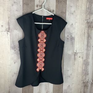 Lulumari black cap sleeve top with design size Large